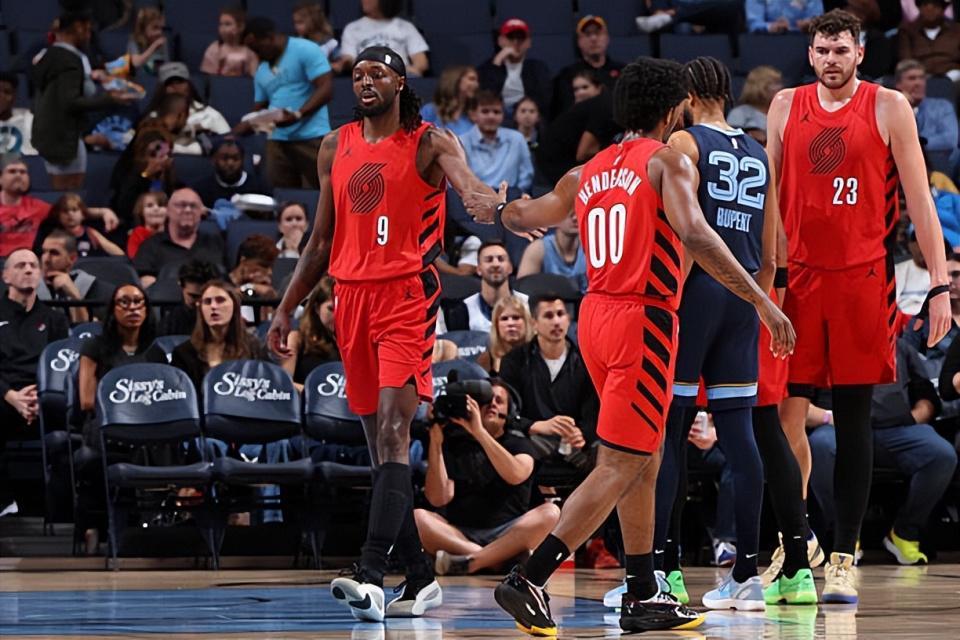 kaiyun-一场比一场打得差！开拓者榜眼郎的状态怎么能差到这种程度？